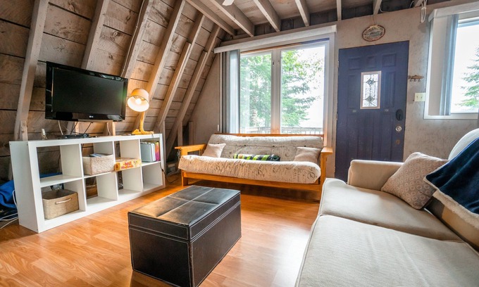 Dunchurch Cottage | Cottage with A-frame - Dunchurch OCR F595 White Stone Lodge