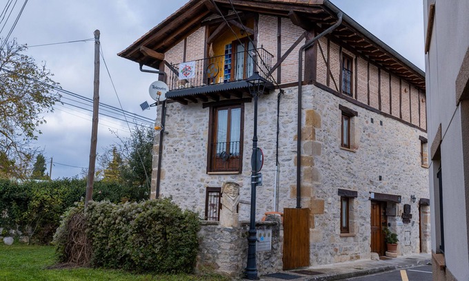 Agurain House | Cottage 'Zadorra Etxea Casa' with Mountain View, Private Terrace and Wi-Fi