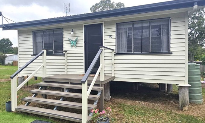 Benarkin House | Country Charm alongside The BVRT