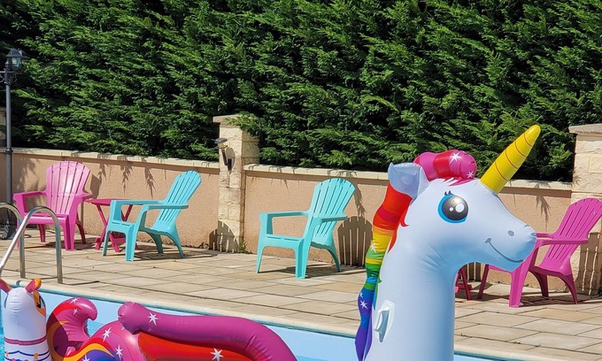 Bossay-sur-Claise House | Country cottage surrounded by horses with swimming pool