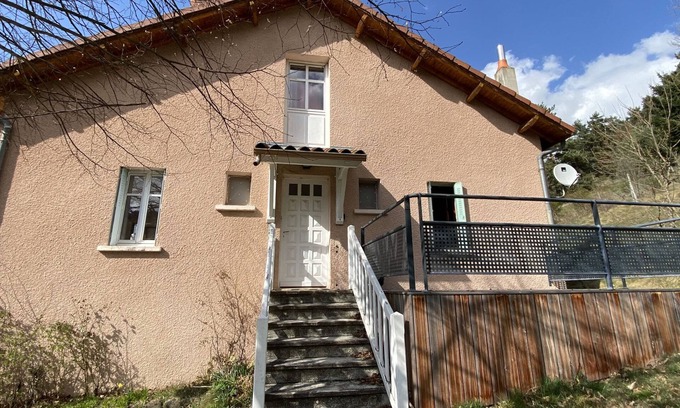 Saint-Prejet-d'Allier House | Country gîte sleeps 12 with river view, ideal for family fishing trip