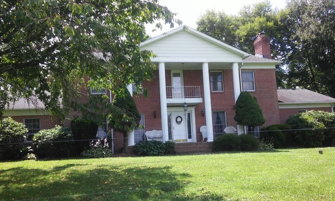 Bel Air Other | Country Getaways , 4 bedrooms