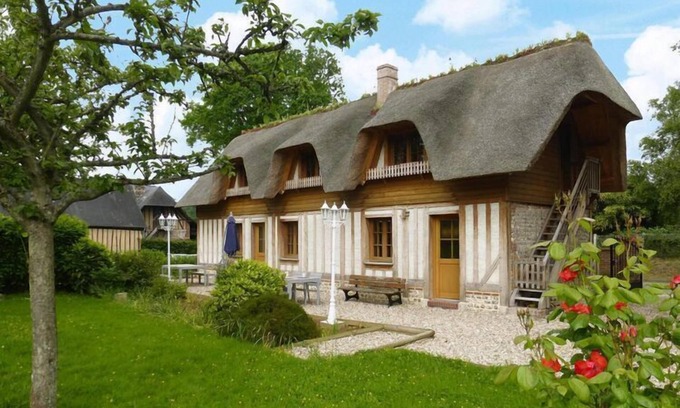 Saint-Martin-aux-Buneaux House | Country House in Normandy near Étretat