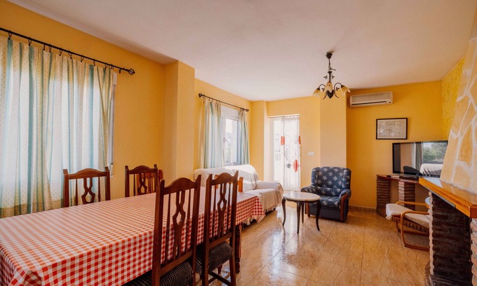 Navares House | Country House 'Casa Castillo' with Mountain View, Wi-Fi and Air Conditioning