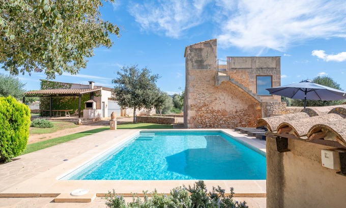 Felanitx Villa | Country House 'Can Menut' with Mountain View, Wi-Fi and Air Conditioning