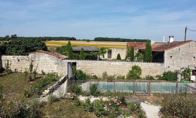 Anville House | COUNTRY HOUSE CHARENTE (F) holiday or weekend garden pool any comfort