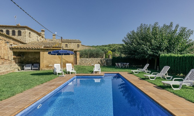 Regencos Villa | Country House 'Mas Cases' with Mountain View, Private Pool and Wi-Fi