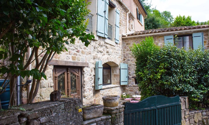 Saint-Etienne-de-Gourgas House | Country house set in a rural location with terraced gardens and stunning pool