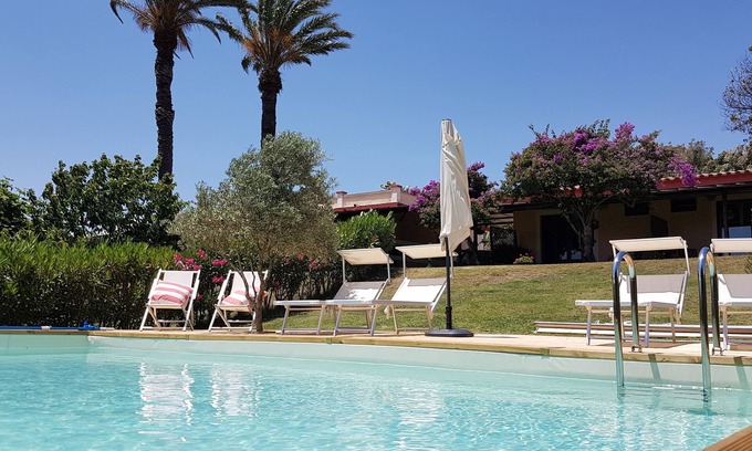 Elmas House | Country house with view of Cagliari lagoon and large garden
