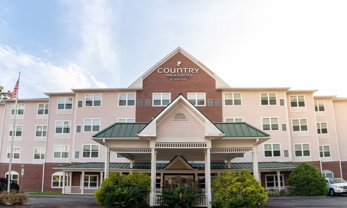 Wilmington Hotel | Country Inn & Suites by Radisson, Wilmington, NC