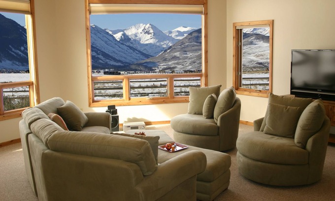 Crested Butte House | Couples, Families-BEST VIEWS 10 ACRES 2100 SQFT 3 min TO TOWN, 5 TO SLOPES