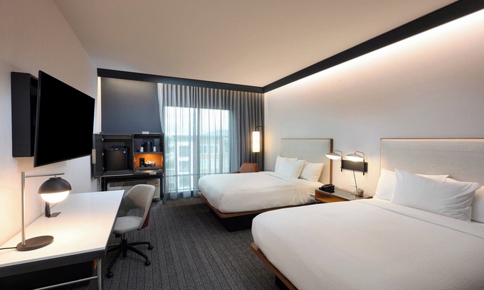 Charlotte Hotel | Courtyard by Marriott Charlotte Waverly