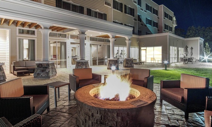 Lenox Hotel | Courtyard by Marriott Lenox Berkshires