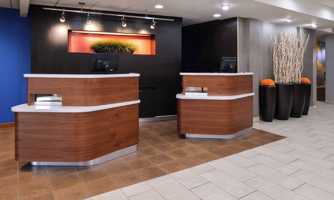 Brown Deer Hotel | Courtyard by Marriott Milwaukee Brown Deer