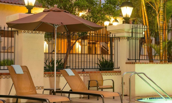 Old Town Hotel | Courtyard by Marriott Old Town