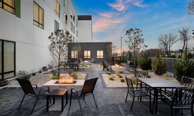New Castle Hotel | Courtyard By Marriott New Castle