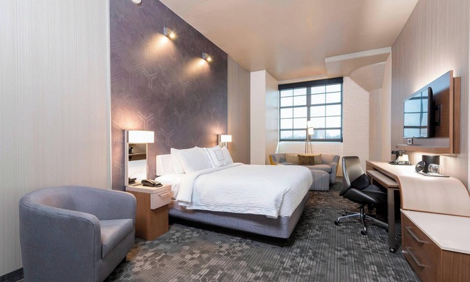 Waterloo Hotel | Courtyard by Marriott Waterloo Cedar Falls