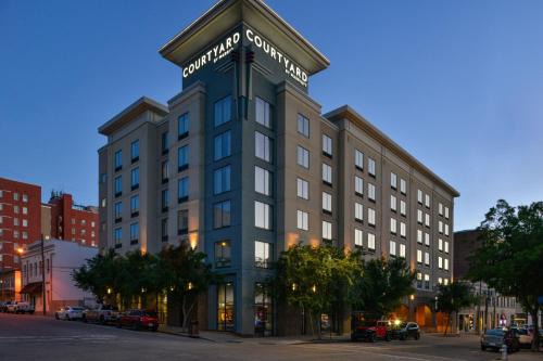 Wilmington Hotel | Courtyard by Marriott Wilmington Downtown/Historic District