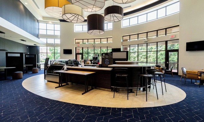 Norwood Hotel | Courtyard Cincinnati Midtown/Rookwood