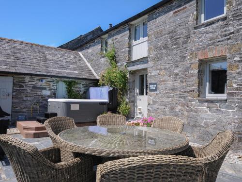 Delabole House | Courtyard Cottage - within the Helland Barton Farm collection