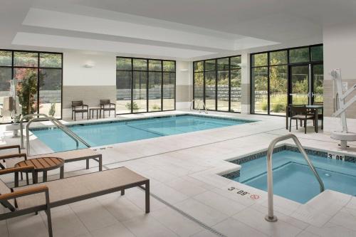 Wilkes East Hotel | Courtyard Portland East