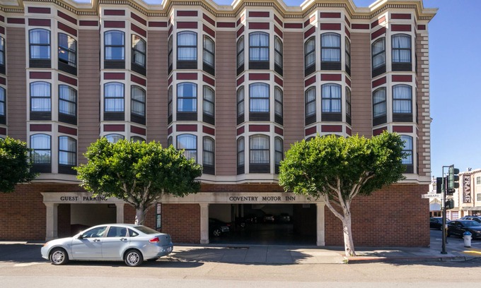 Cow Hollow Hotel | Coventry Motor Inn