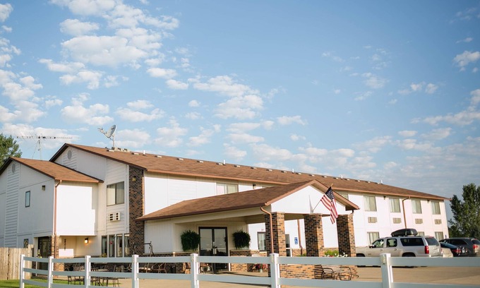 Winterset Hotel | Covered Bridge Inn