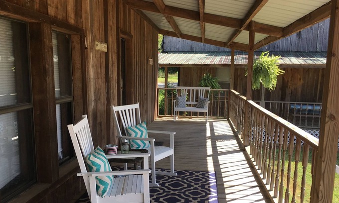 Centre Cabin | Cowan Creek Resort