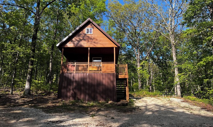 Winslow Cabin | Cowboy Cabin is a quiet place to camp in the woods with the amenities of home.