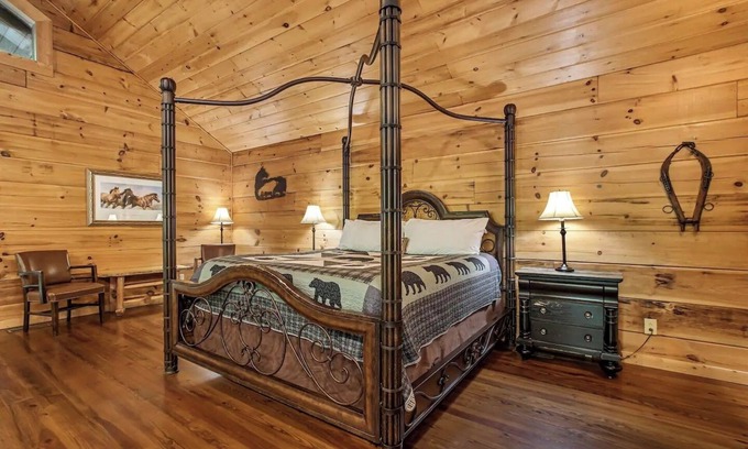 Tellico Plains Cabin | Cowboy cabin. Modern log cabin spacious studio with HOT TUB that will take you back in time.