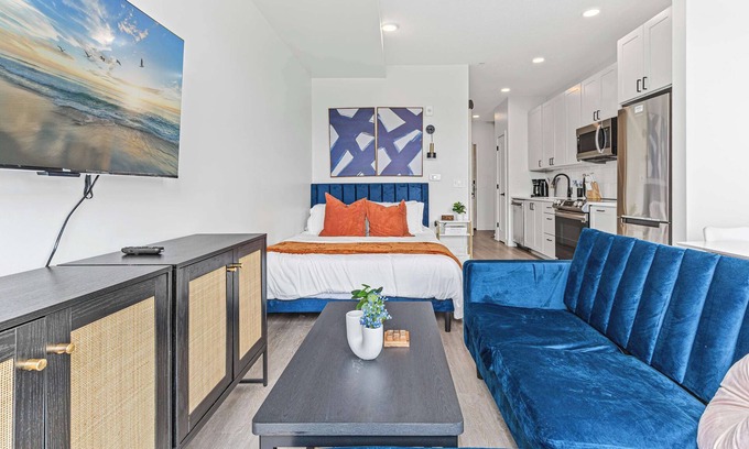 Kingfield Apartment | Coze Studio Unit Near Downtown MN and Airport