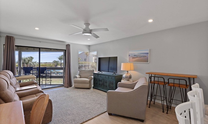 Beachwalk Condo | Cozy 1-Bedroom Retreat on Harbor Island – Steps from the Beach!
