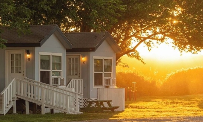 Isleton Cabin | Cozy 1 Bedroom Cabin in Isleton-Cabin 46