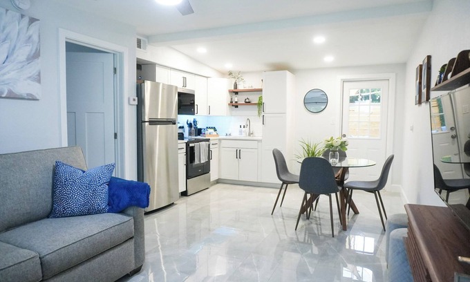 Bayonet Point Apartment | Cozy 1 bedroom suite-apartment.