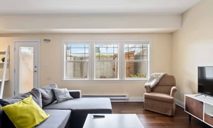 White Rock House | Cozy 1BR Guest Suite, White Rock