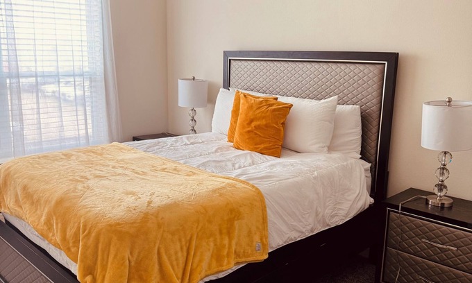 South Main Apartment | Cozy 2-bedroom/2Bath apartment in med Center/NRG