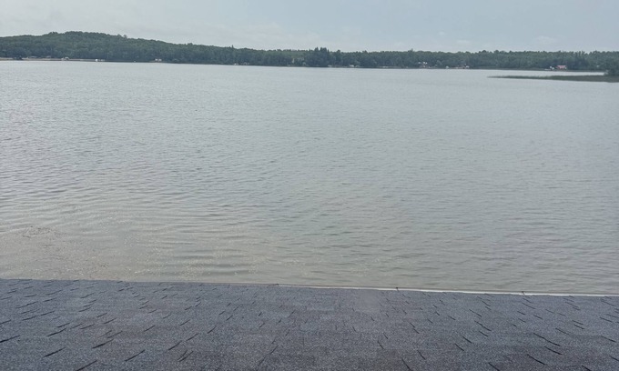 Bottineau Cabin | Cozy 2-bedroom cabin in charming Lake Metigoshe with AC