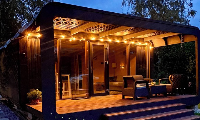 Pringi House | Cozy 2-bedroom cabin with a garden and a hot tube