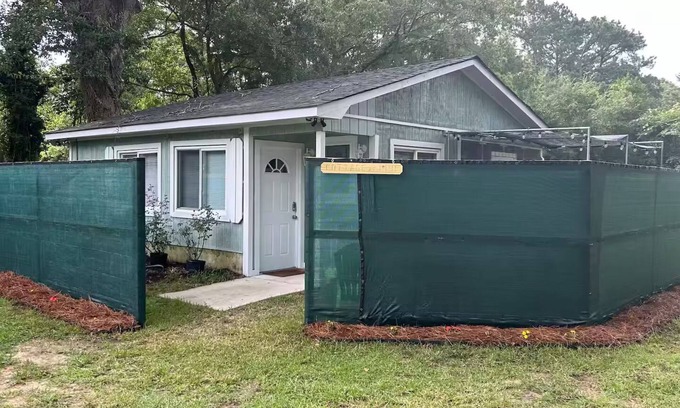 Charleston Cottage | Cozy 2-Bedroom Cottage on James Island — Explore Charleston & Folly Beach