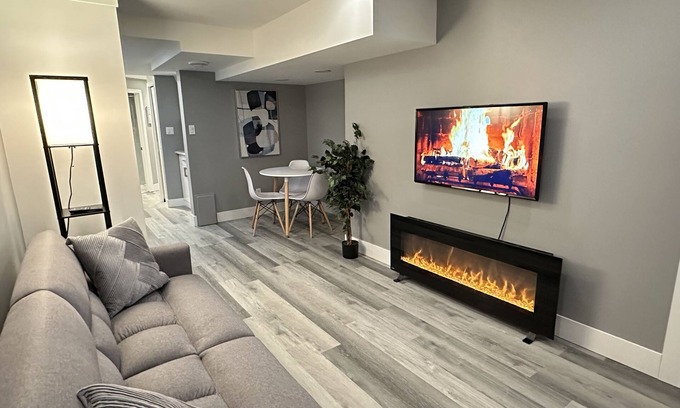 Kamloops Apartment | Cozy 2 Bedroom Double King Suite - Perfect for travelling workers