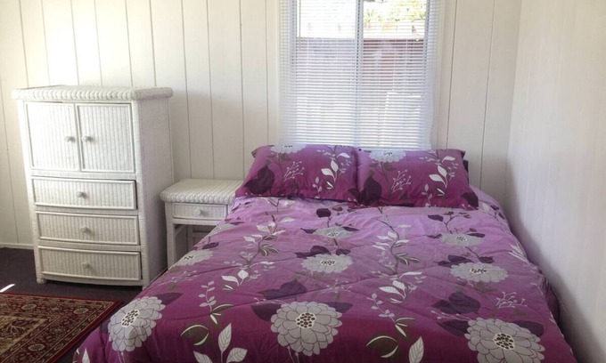 East Palo Alto House | Cozy 2-bedroom house with gated 2 car parking, 2 blocks from the bay