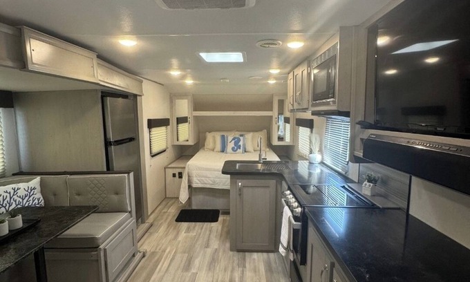 Galliano House | Cozy 2-bedroom RV in brilliant Galliano with AC