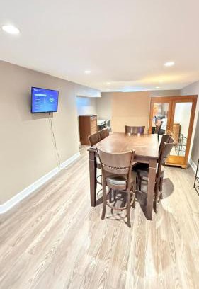 Windsor Apartment | Cozy 2 Beds Basement Suite