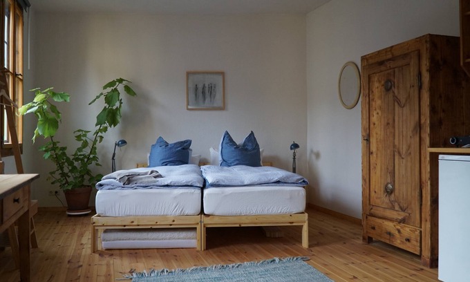 Greiz Apartment | Cozy 20 sqm studio in a historic town house in the city center