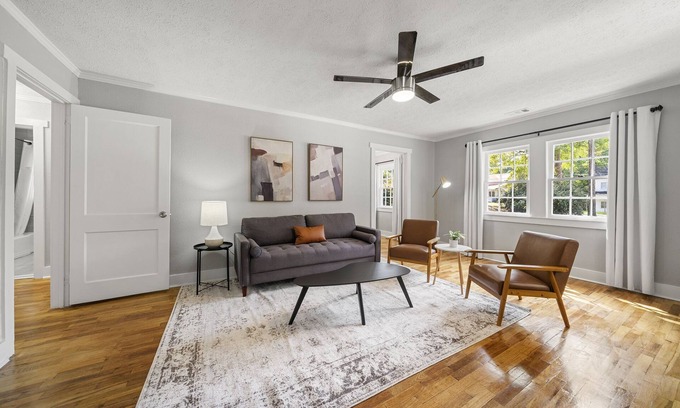 Warm Springs Cottage | Cozy 2BR Cottage in Downtown Warm Springs (B)