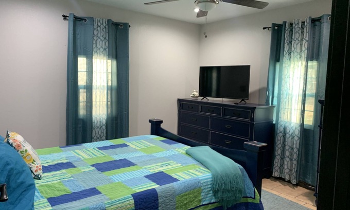 Tyler Apartment | Cozy 3 Bedroom 2 Bath Duplex Unit a