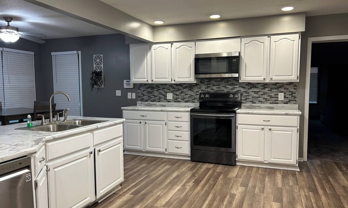 Clive House | Cozy 3-bedroom Dreamway Oasis