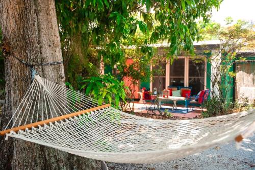 Southwest Apartment | Cozy 4bd House Heart of Downtown WPB Sleeps 10