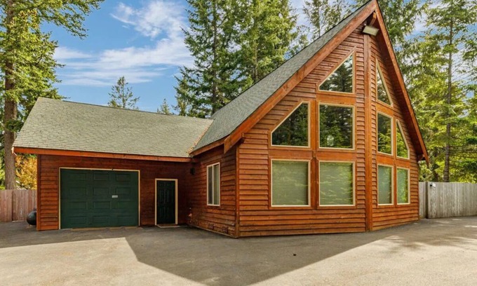 Cle Elum Cabin | COZY-A-Frame Mountain Getaway!Easy Access/HotTub-GmRm-Winter - Sun Fun