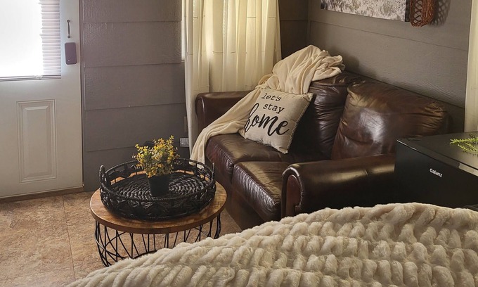 Proctor Cabin | Cozy adorable cabin close to Illinois river